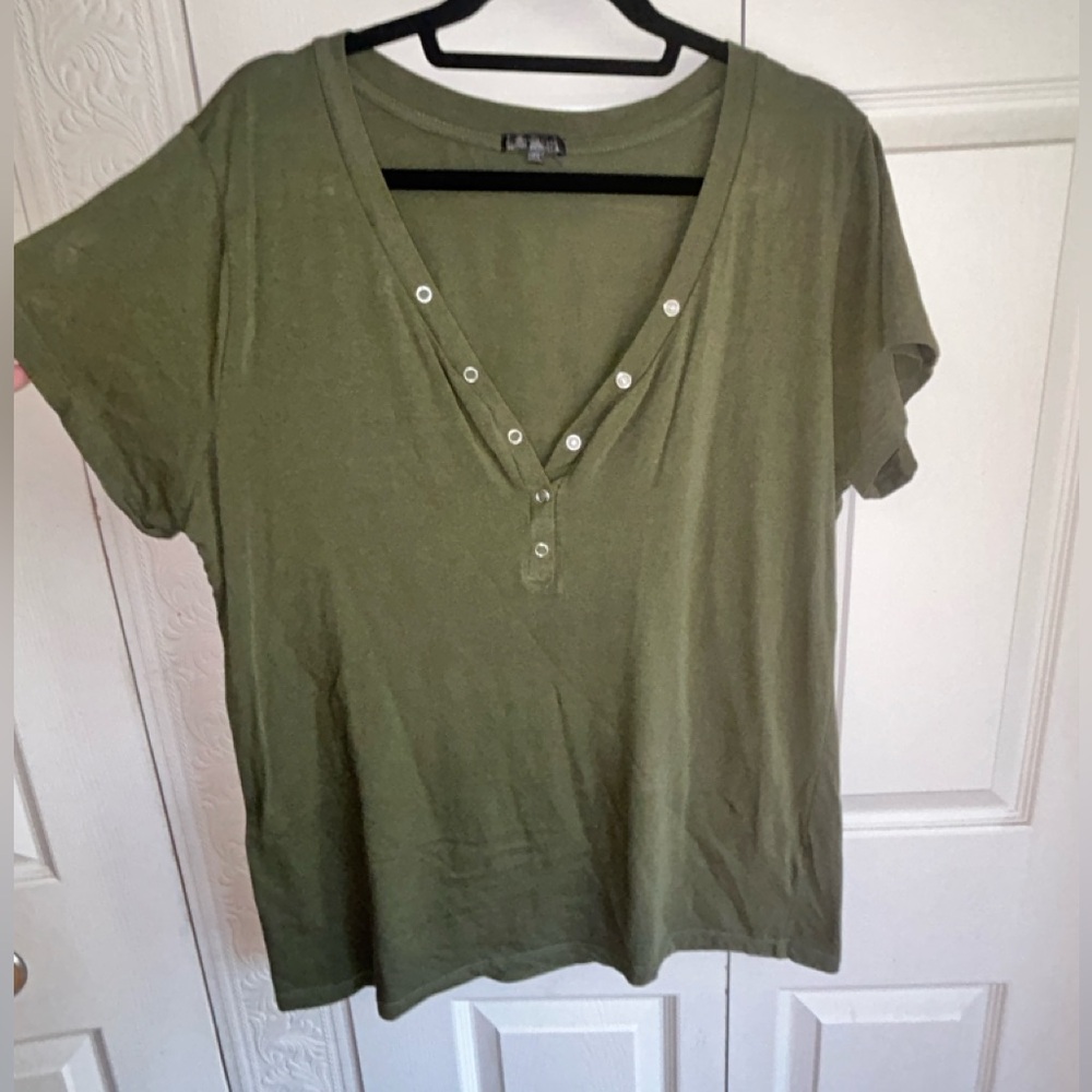 Splash Olive Buttoned V-Neck Tee
